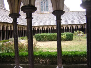 修道院の中庭 修道院の中庭